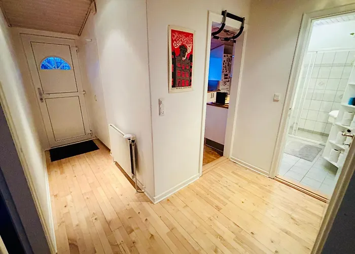 Easy Sleep In - Private Access - 24h Self Check In-out * Odense